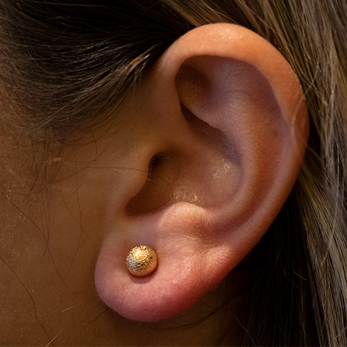 Golden Ball Earring - Imagen 2