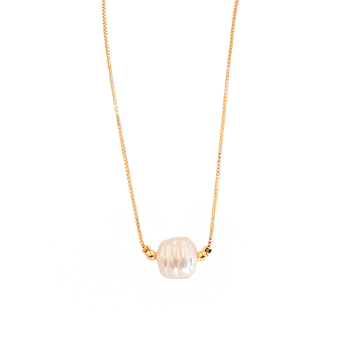 Golden Necklace with Stylized Pearl