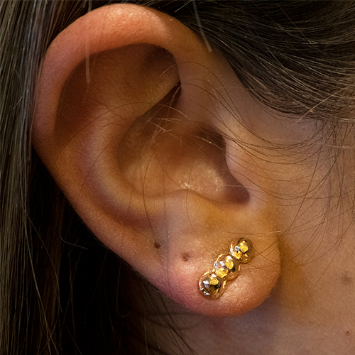 Three Golden Balls Earring - Imagen 2